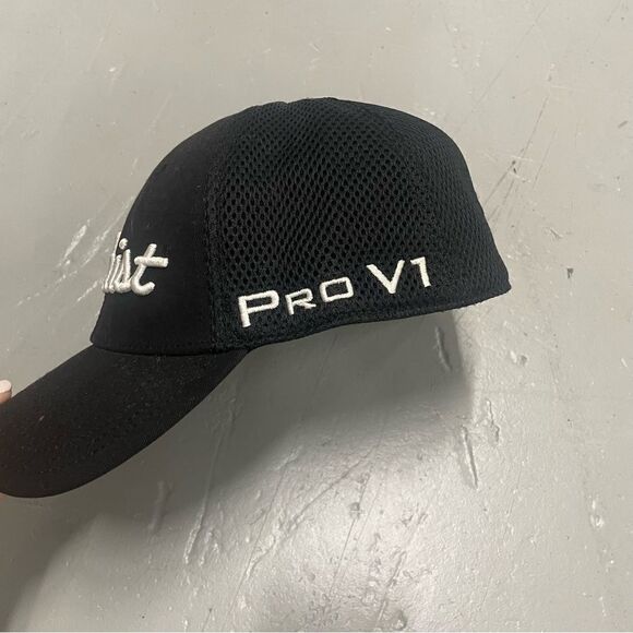 Titleist Footjoy Black Fitted Adult Hat - Picture 2 of 5